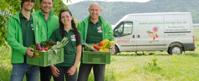 Gruppenfoto des Bio-Lebensmittel Lieferdienst Pestalozzi-bringt-bio